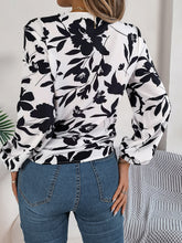 Load image into Gallery viewer, Printed V-Neck Long Sleeve Blouse
