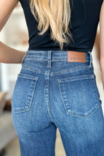 Load image into Gallery viewer, Judy Blue Full Size Tummy Control Straight Jeans
