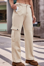 Load image into Gallery viewer, Buttoned Loose Fit Jeans with Pockets

