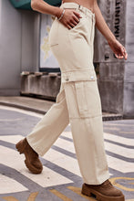 Load image into Gallery viewer, Buttoned Loose Fit Jeans with Pockets
